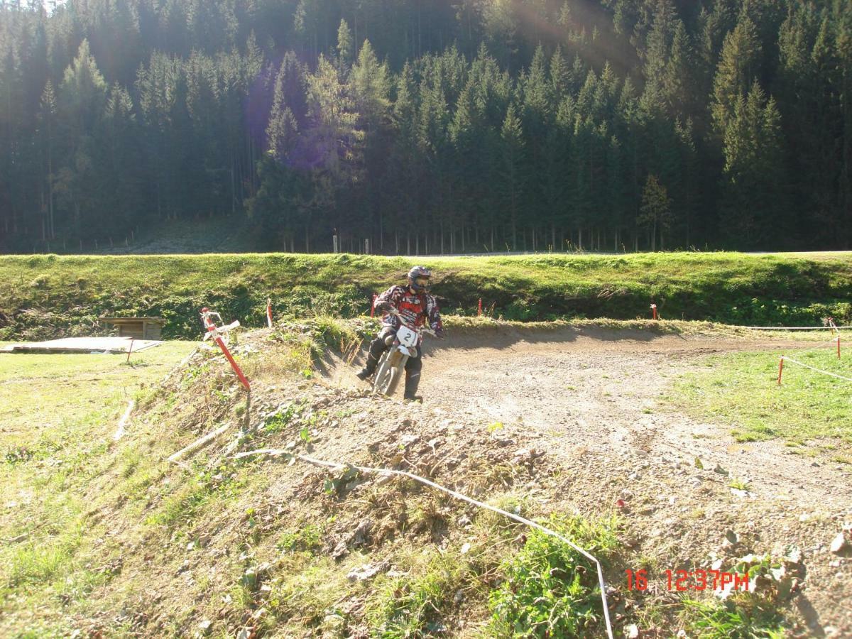 Haus Hubertusheim Apartamento Schladming Exterior foto